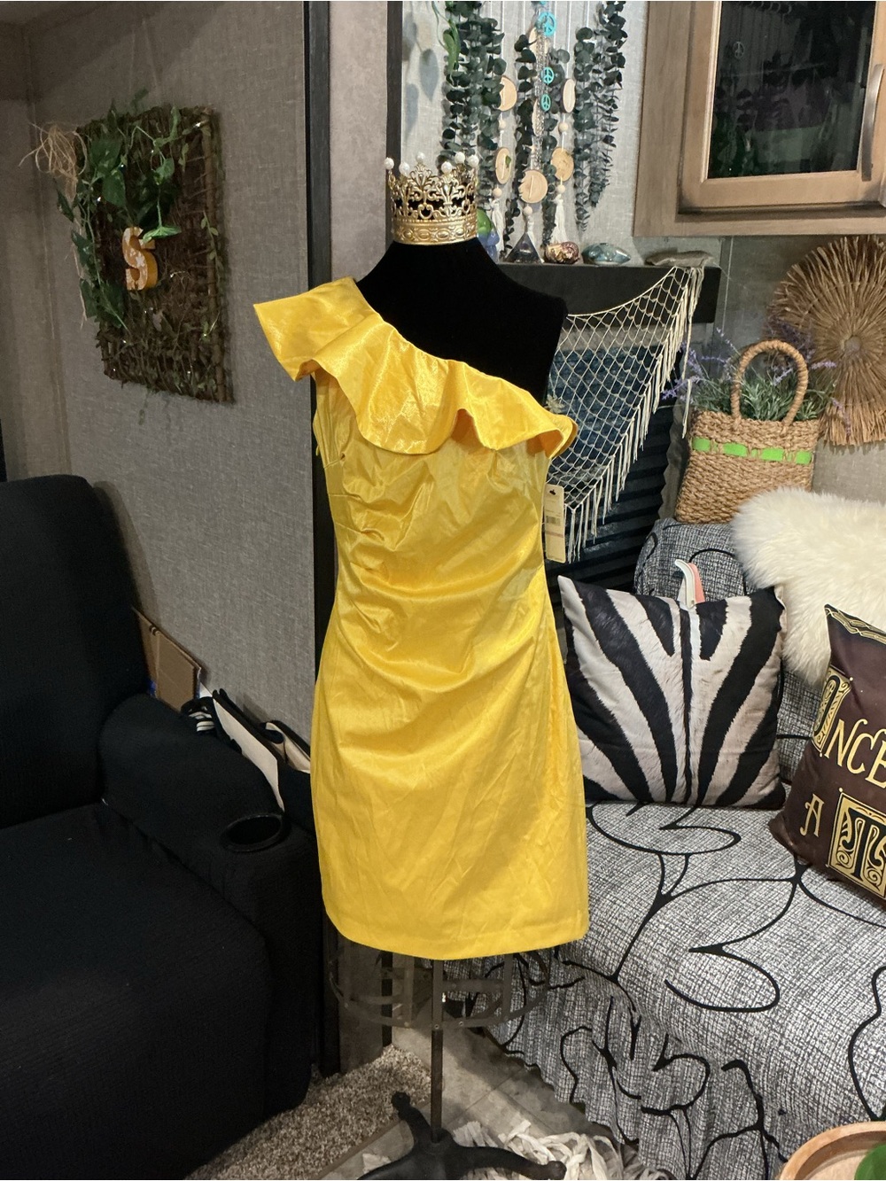 Laundry by Shelli Segal Yellow One-Shoulder Ruffle Dress NWT